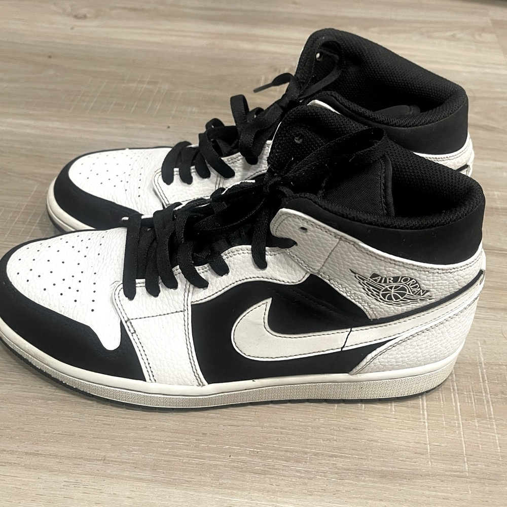 Nike Jordan 1 Mid White Black Size 10